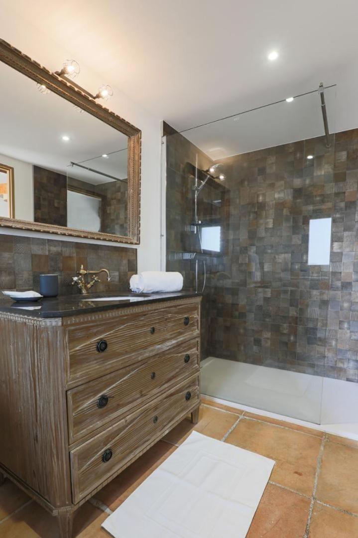 Gite Le Choizines 8/10 Personnes Serverette Exterior foto