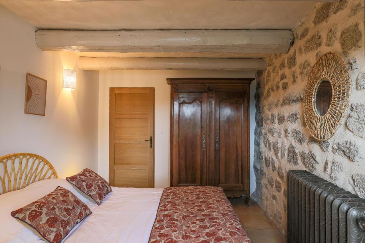 Gite Le Choizines 8/10 Personnes Serverette Exterior foto