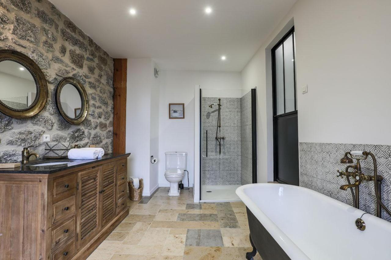 Gite Le Choizines 8/10 Personnes Serverette Exterior foto