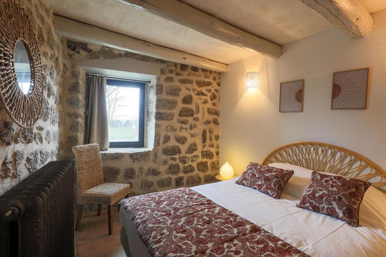 Gite Le Choizines 8/10 Personnes Serverette Exterior foto