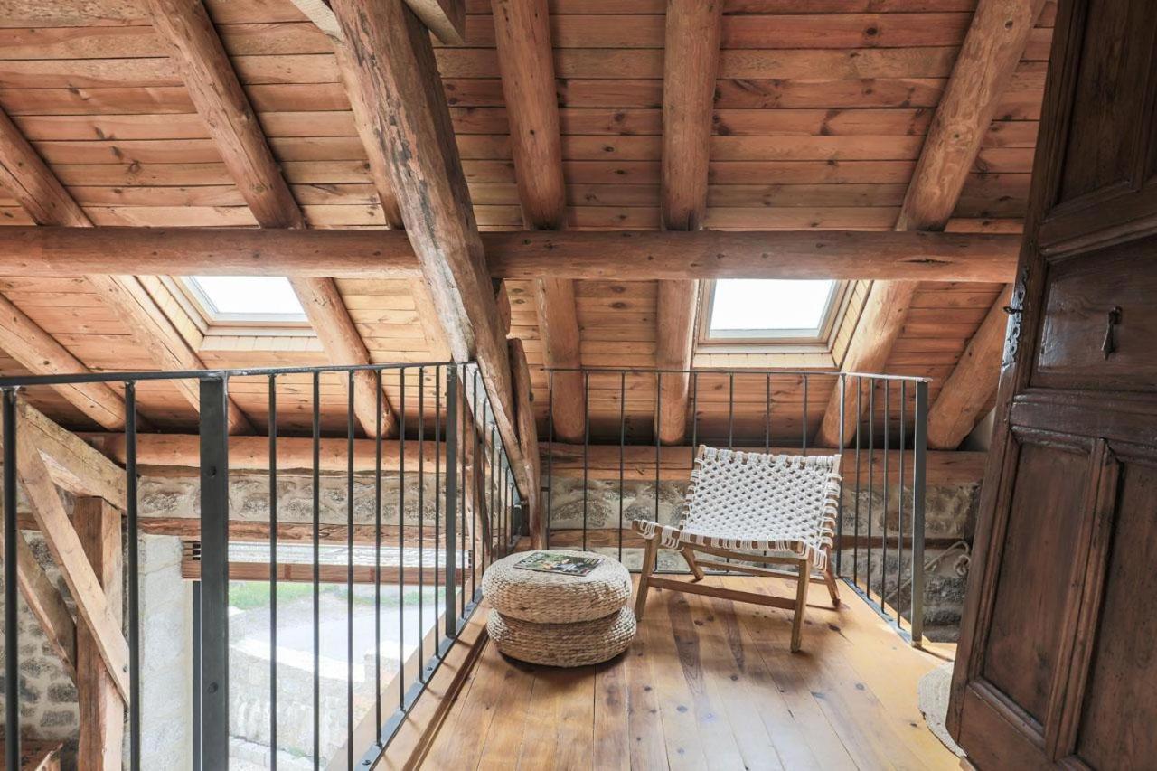 Gite Le Choizines 8/10 Personnes Serverette Exterior foto