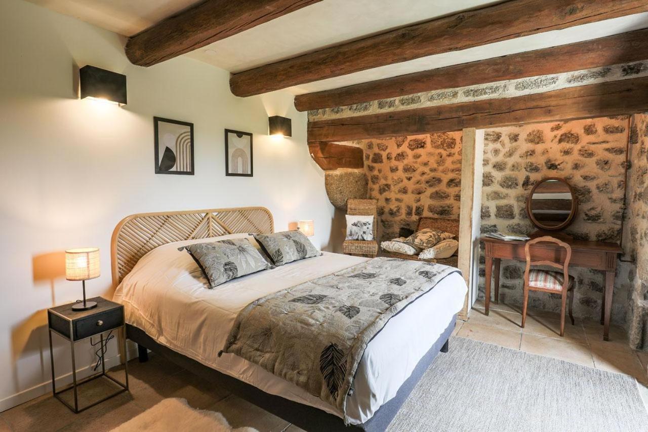 Gite Le Choizines 8/10 Personnes Serverette Exterior foto