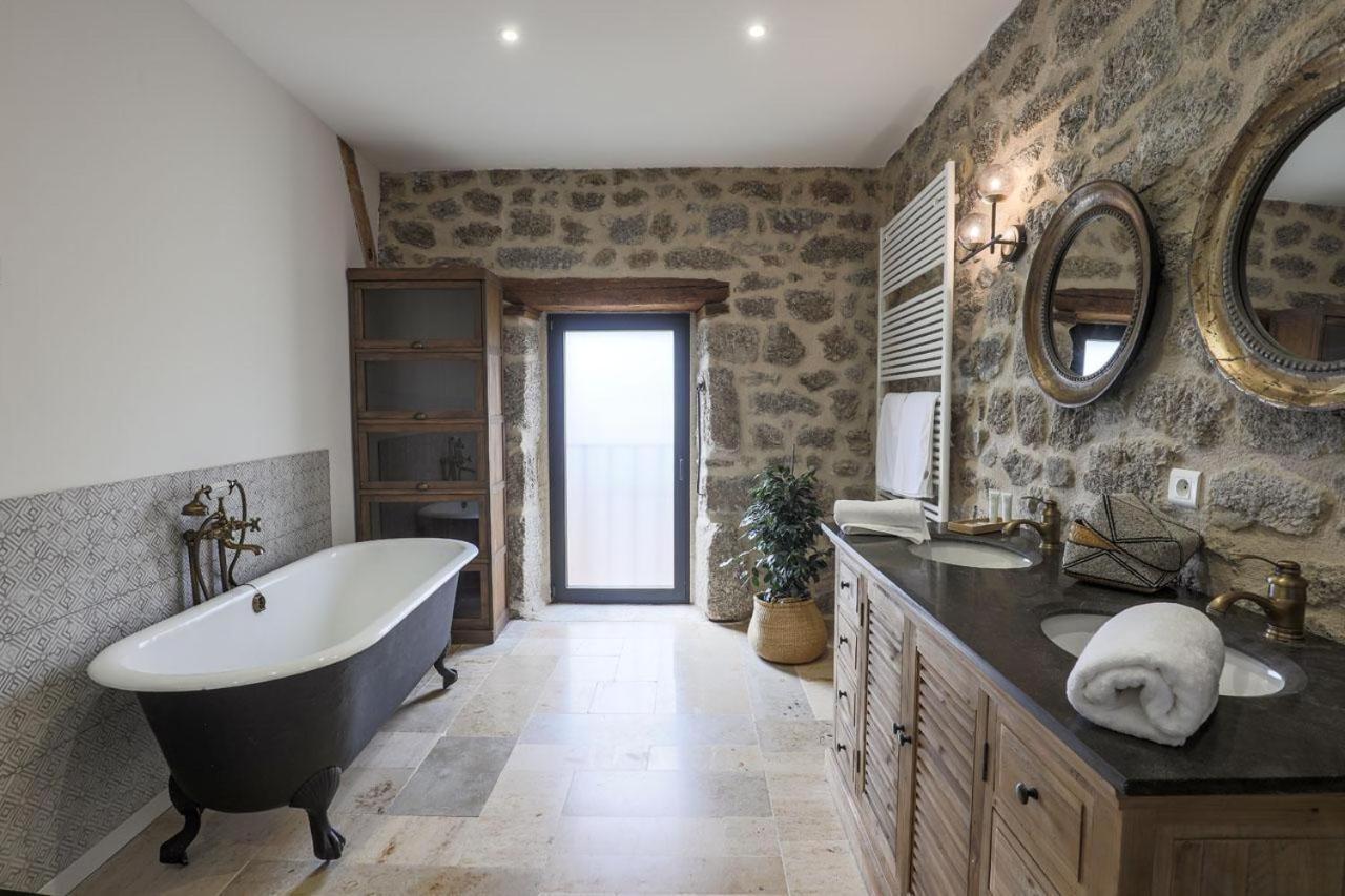 Gite Le Choizines 8/10 Personnes Serverette Exterior foto