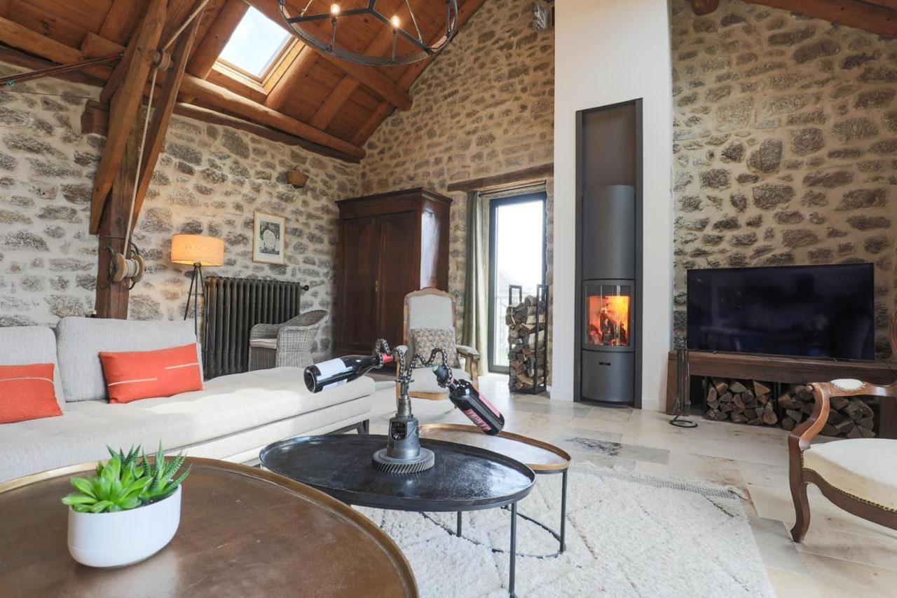 Gite Le Choizines 8/10 Personnes Serverette Exterior foto
